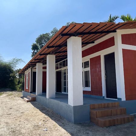 Ponnampet Lake Ripples - Farmstay & Camping מראה חיצוני תמונה